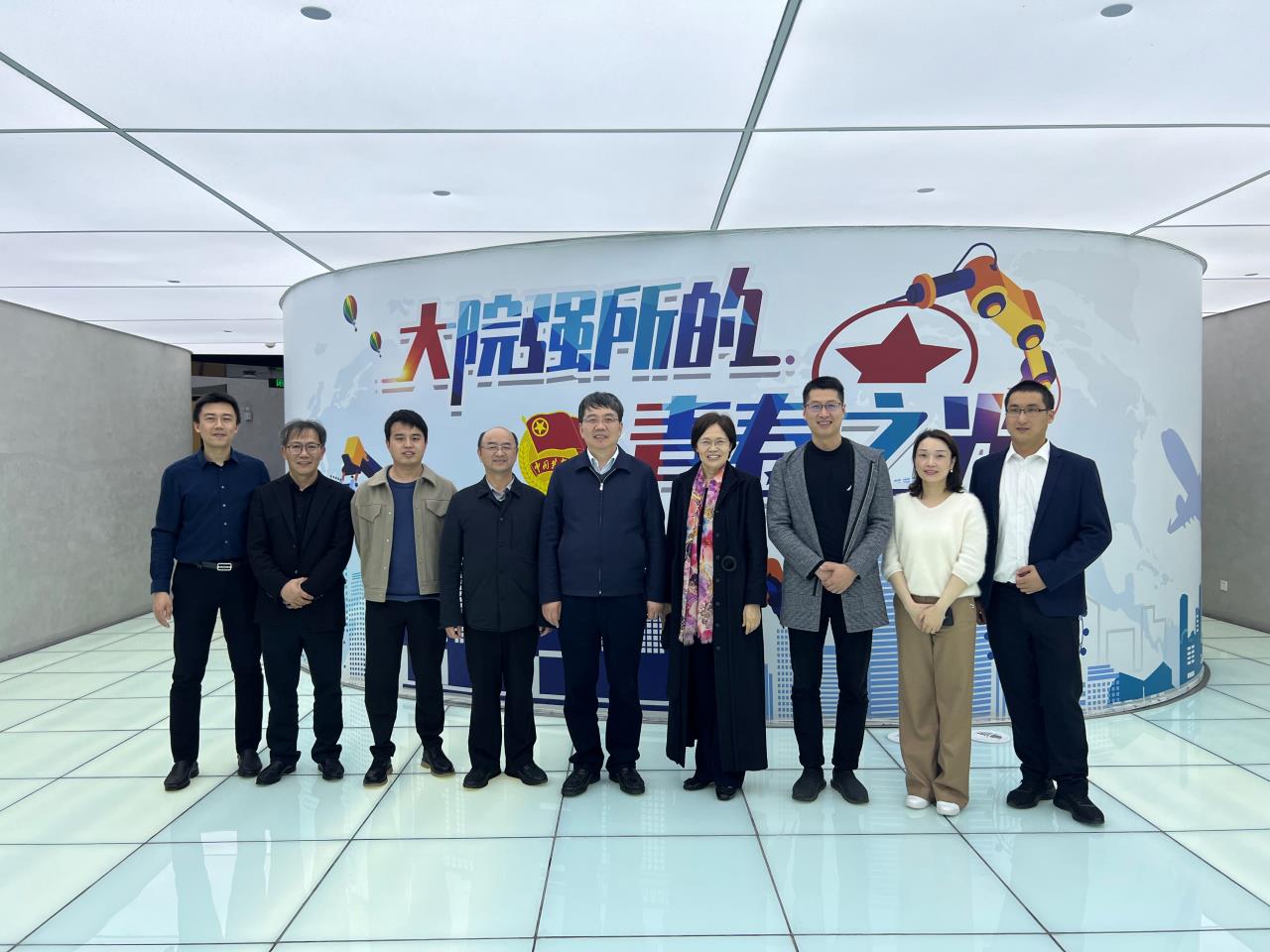 �Ї��ƌW(xu��)Ժ������Ժʿ���L(f��ng)���Ҕ��ֻ��OӋ�c���섓(chu��ng  )�����Ľ��K����